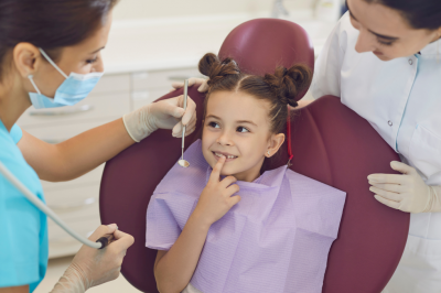 child at dentist visit